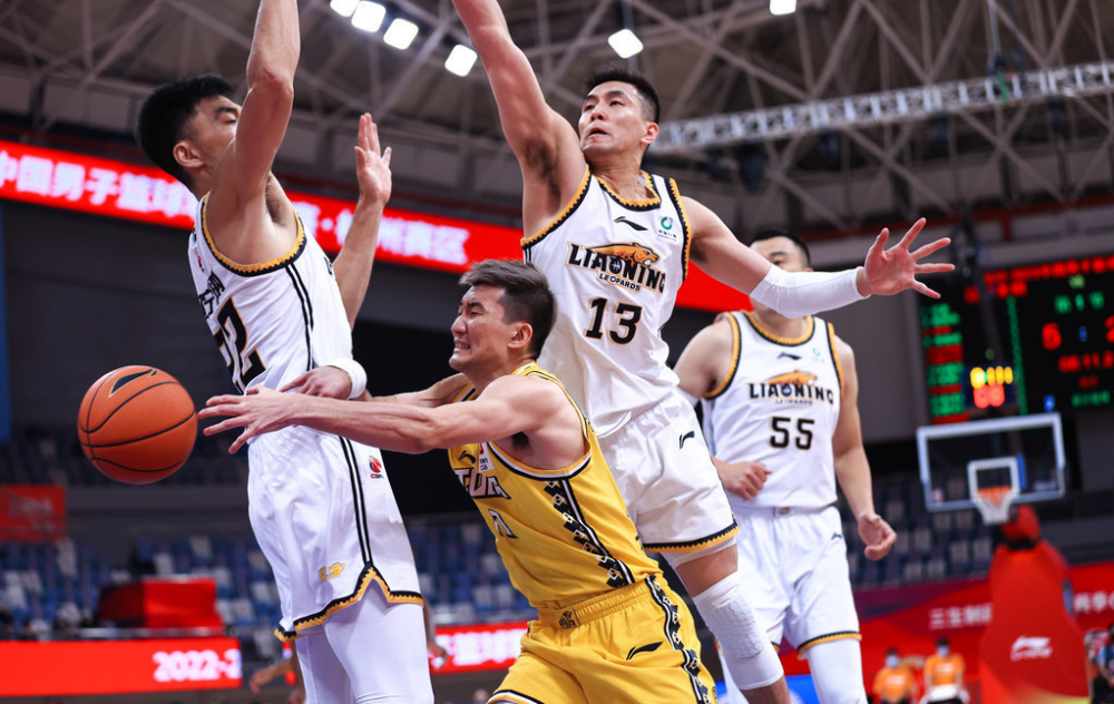 CBA常规赛赛程吃紧，AC米兰加时末段止住颓势，态度坚定，轮换策略成焦点的简单介绍九游游戏大全